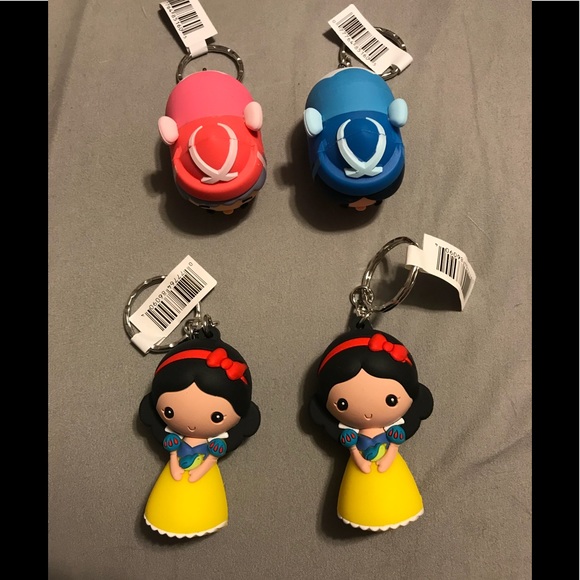 Disney Accessories - Disney keychains